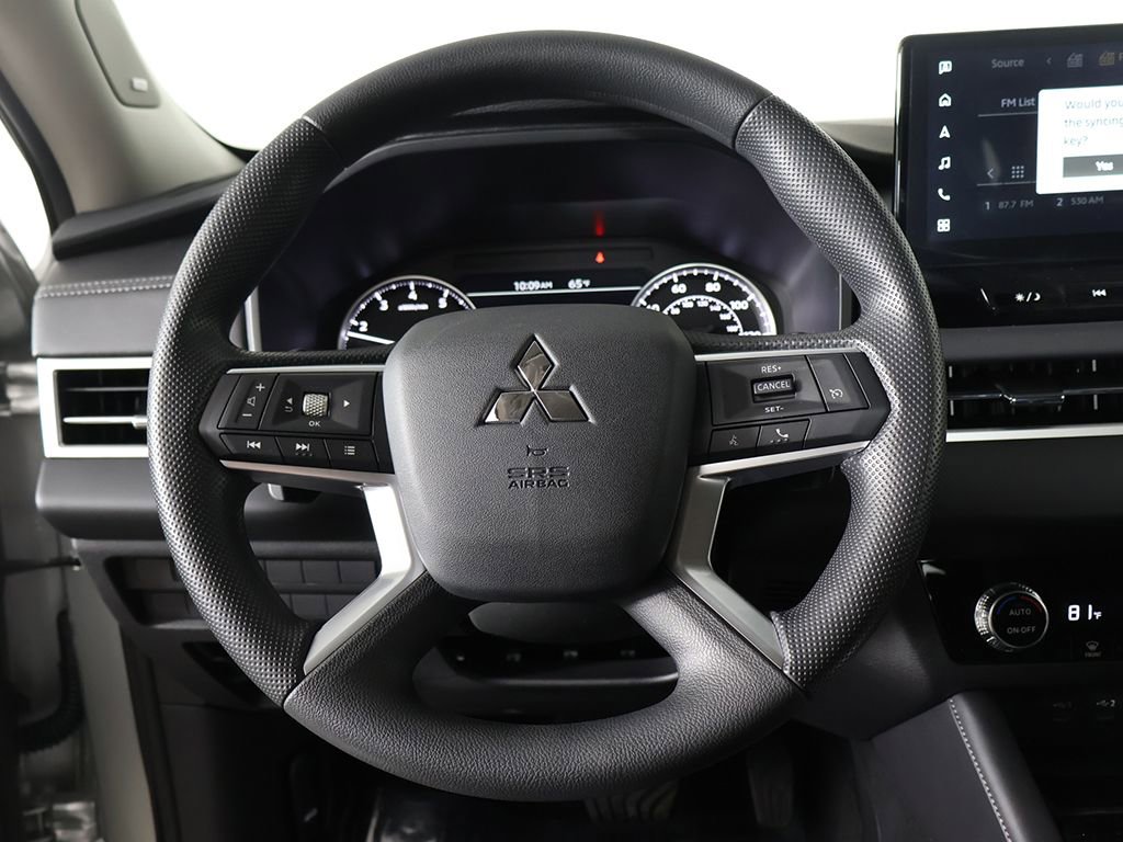 New 2026 Mitsubishi Outlander ES FWD image 35