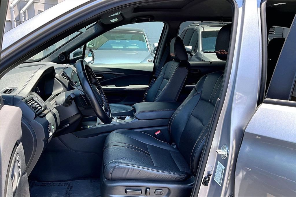 Used 2025 Honda Passport TrailSport image 14