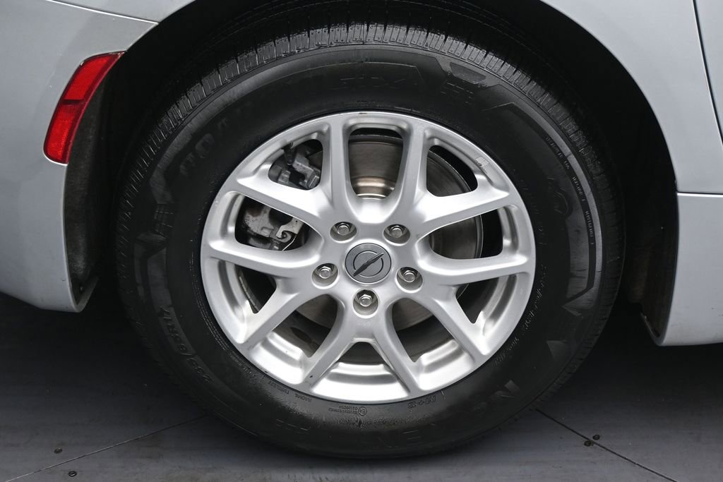 Used 2022 Chrysler Voyager LX FWD image 36
