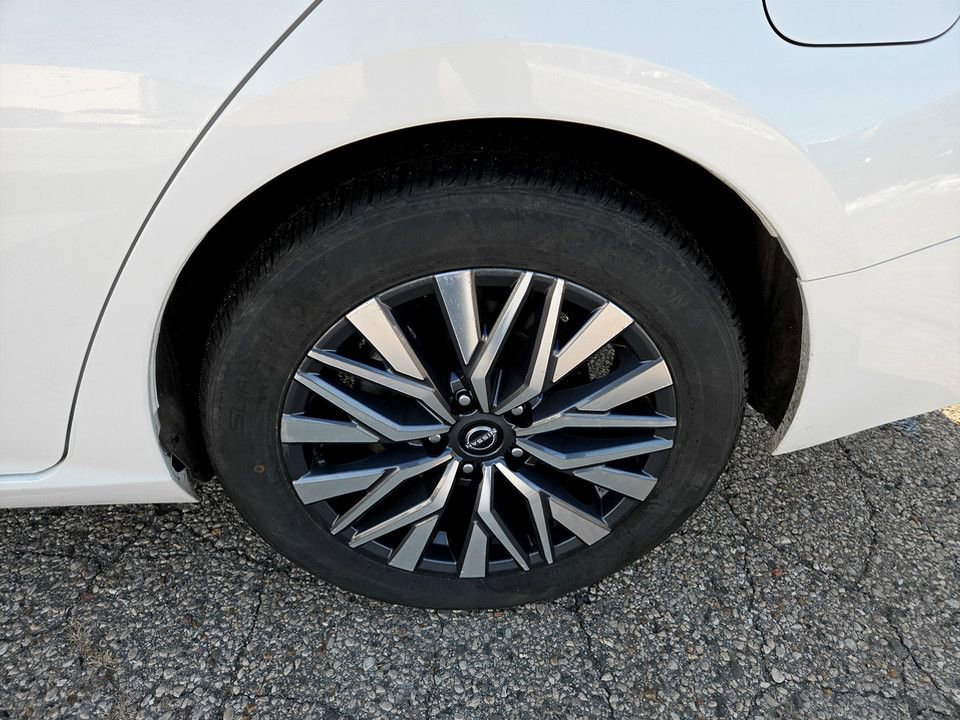 Used 2023 Nissan Altima 2.5 SV image 32