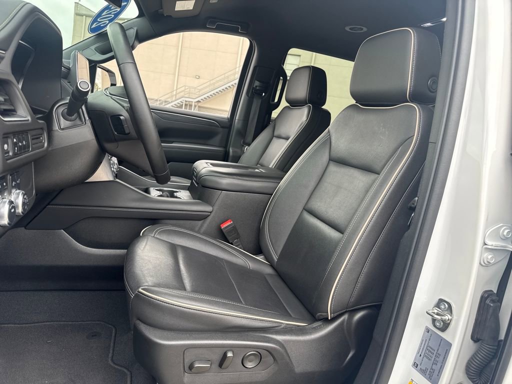 Used 2024 GMC Yukon SLT image 16