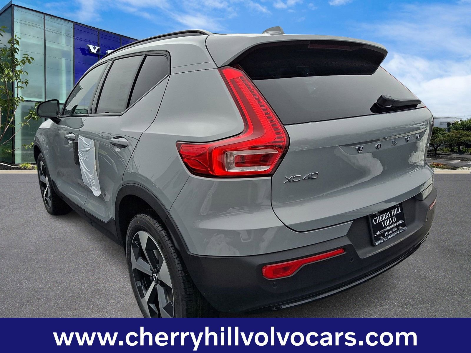 New 2026 Volvo XC40 B5 Core w/ Protection Package Premier image 3