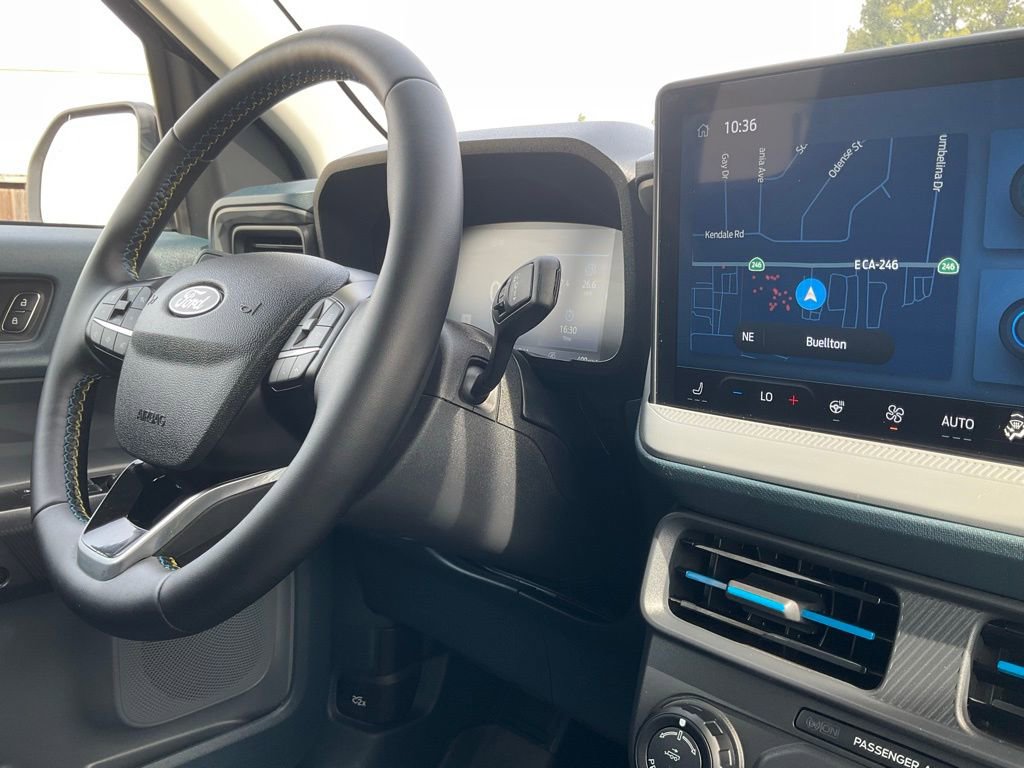 Used 2025 Ford Maverick Lobo image 40