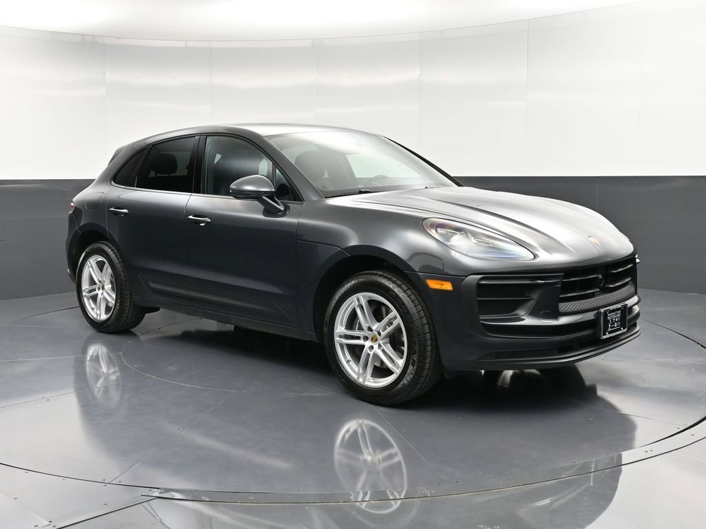 Certified 2025 Porsche Macan image 10