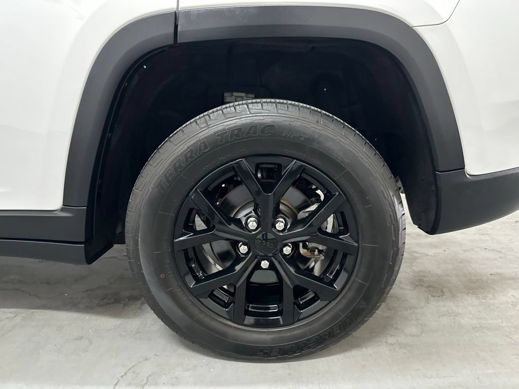 Used 2024 Jeep Grand Cherokee Altitude AWD/4WD image 62