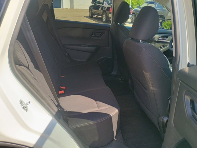 Used 2024 Nissan Rogue S AWD/4WD image 17