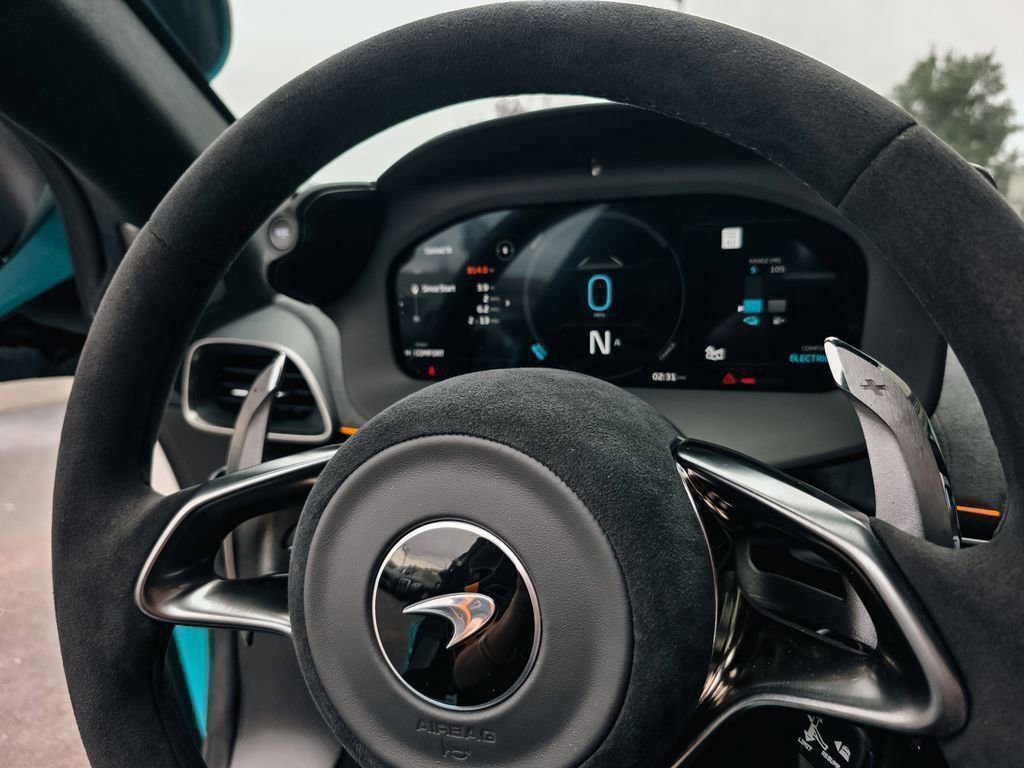 Used 2025 McLaren Artura Spider image 55