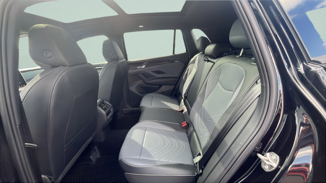 New 2026 Volkswagen Tiguan SE R-Line AWD/4WD image 22