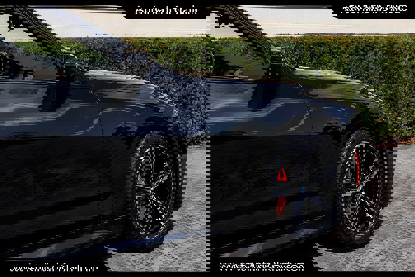 Used 2023 BMW M440i Convertible w/ Premium Package image 9