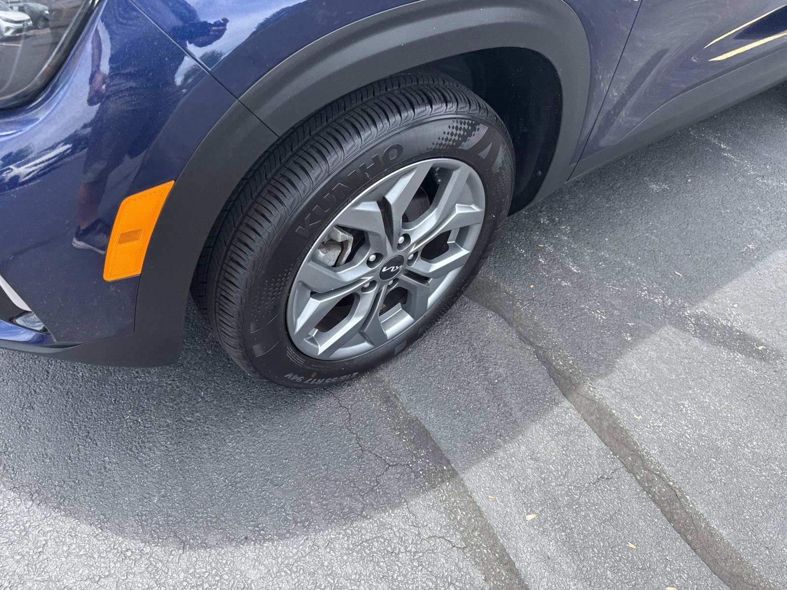Used 2025 Kia Seltos LX AWD/4WD image 12