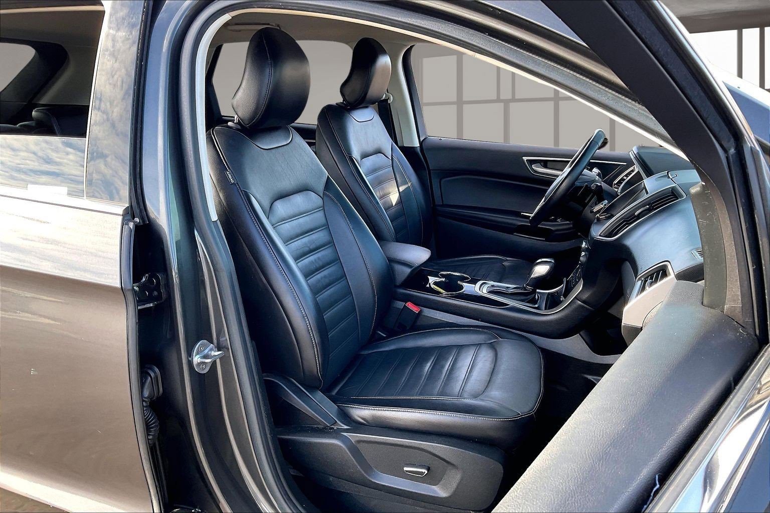 Used 2018 Ford Edge SEL w/ Equipment Group 201A image 29