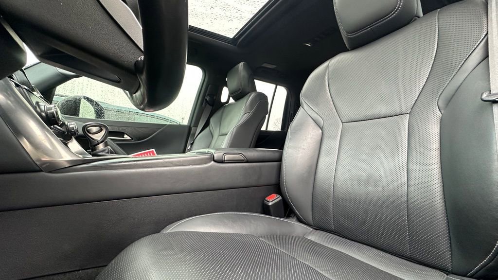 Used 2023 Lexus LX 600 4WD w/ Appearance Package image 6