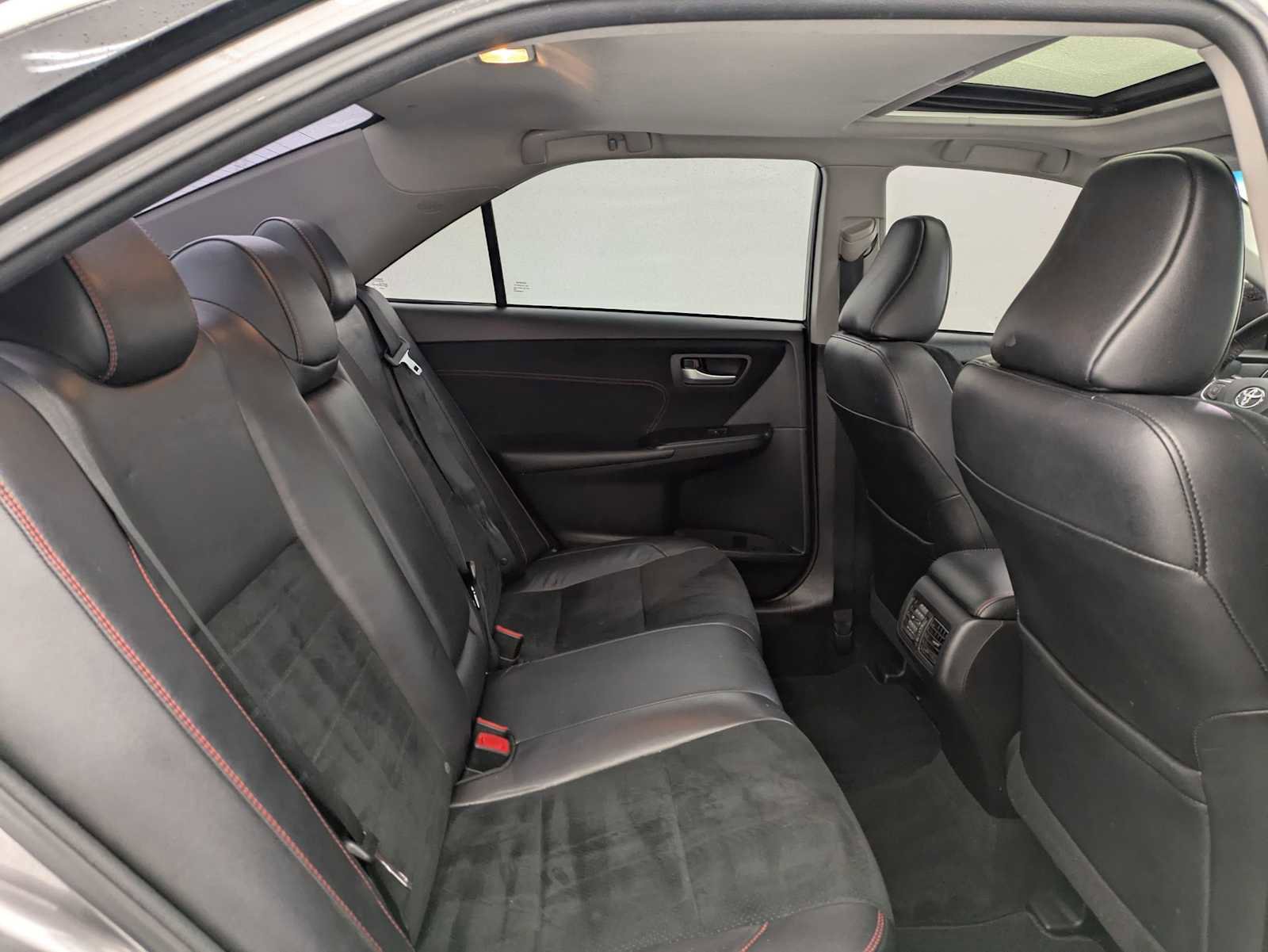 Used 2017 Toyota Camry XSE w/ Moonroof Package image 22