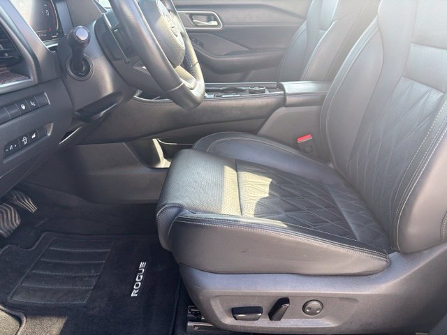 Used 2024 Nissan Rogue Platinum AWD/4WD image 10