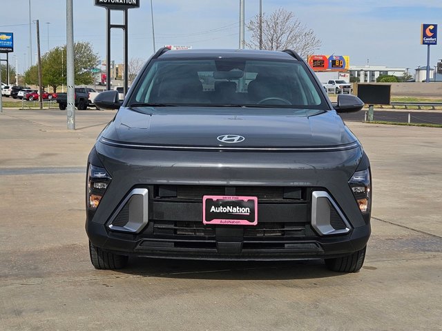 Used 2025 Hyundai Kona SEL image 2