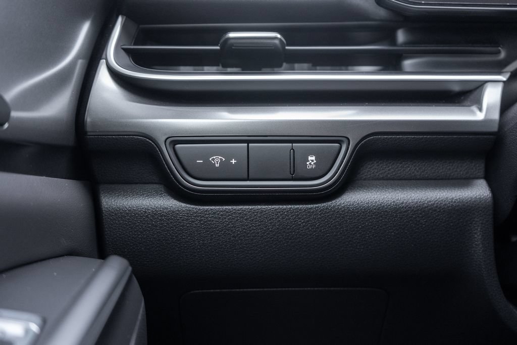 Used 2025 Kia Carnival SX w/ SX Dark Edition Package FWD image 23