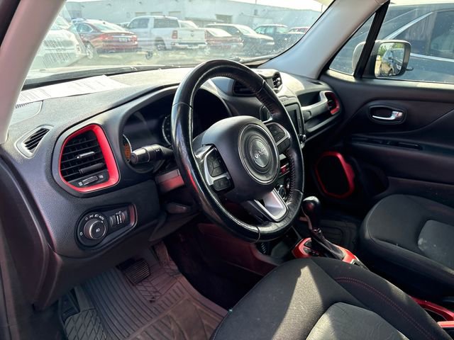 Used 2017 Jeep Renegade Trailhawk AWD/4WD image 8
