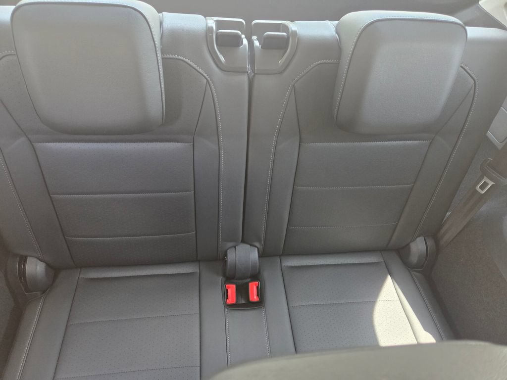 Used 2019 Volkswagen Tiguan SE w/ Panoramic Sunroof Package FWD image 28