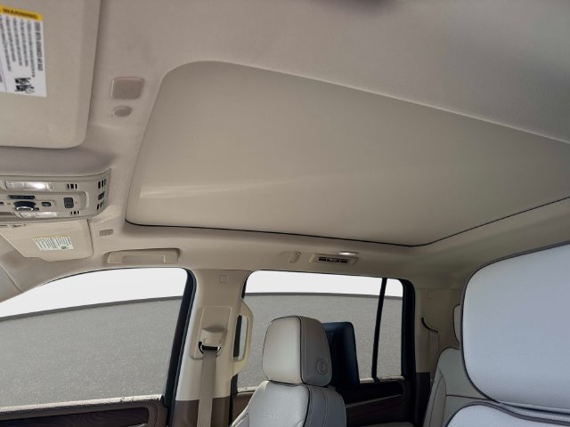 Used 2023 GMC Yukon XL Denali w/ Advanced Technology Package AWD/4WD image 21