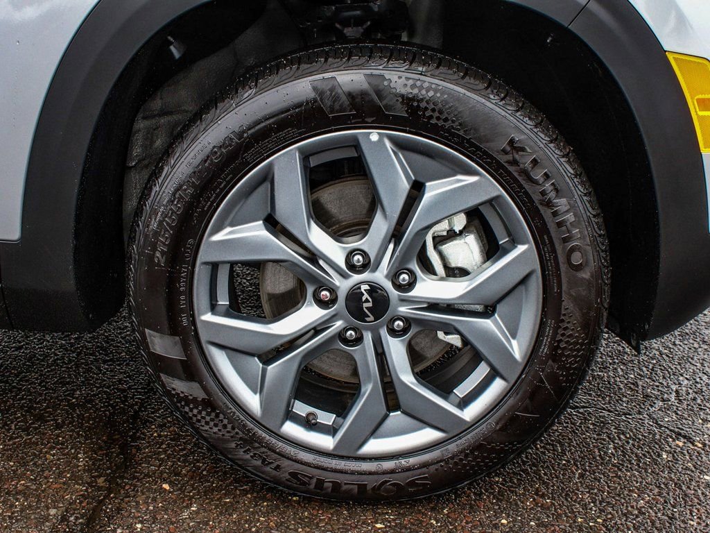 Used 2025 Kia Seltos LX AWD/4WD image 7