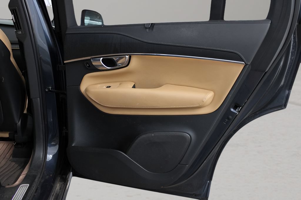 Certified 2023 Volvo XC90 B6 Ultimate w/ Protection Package Premier AWD/4WD image 27