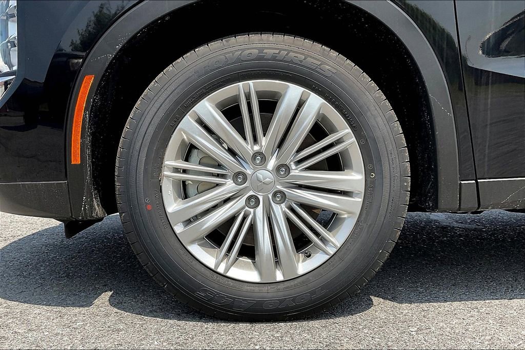 New 2025 Mitsubishi Outlander ES image 10