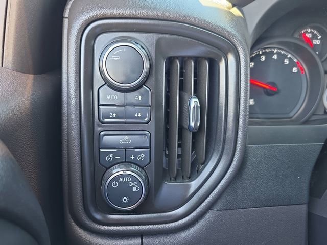 Used 2024 Chevrolet Silverado 1500 Custom Trail Boss w/ LPO, Dark Essentials Package AWD/4WD image 24