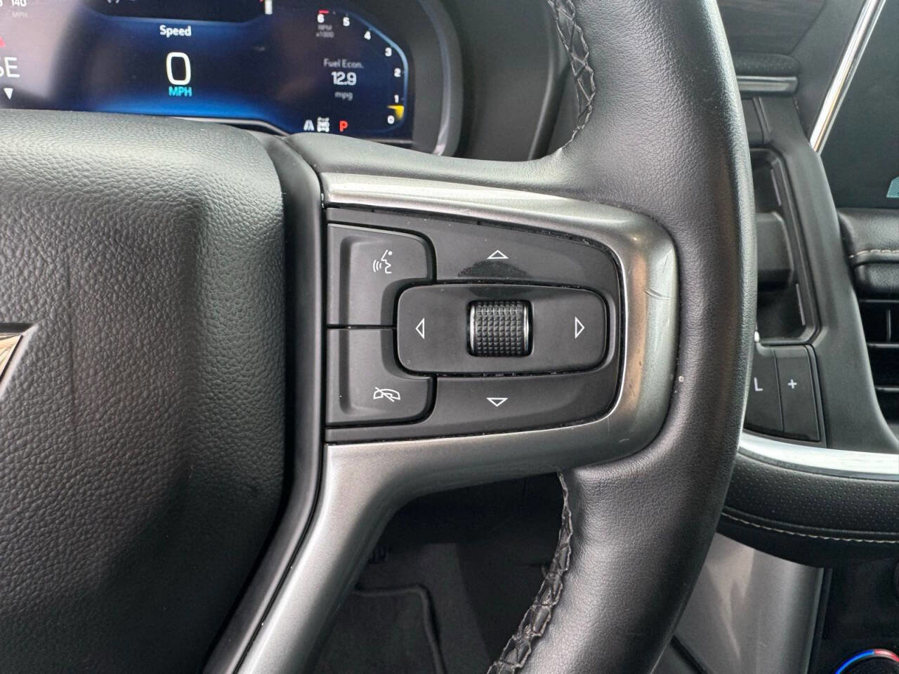 Used 2023 Chevrolet Suburban Premier image 22