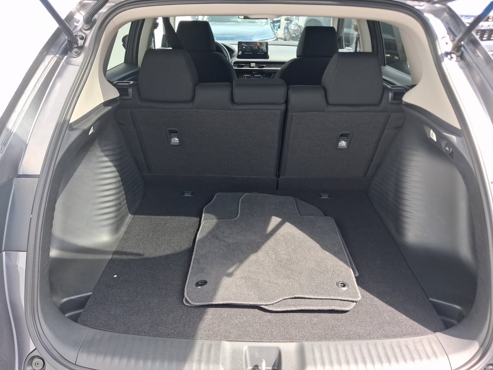 Used 2027 Honda HR-V LX image 24