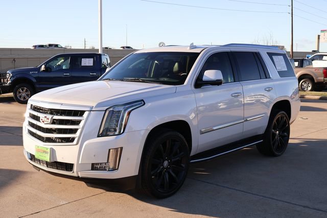 Used 2020 Cadillac Escalade Luxury image 3