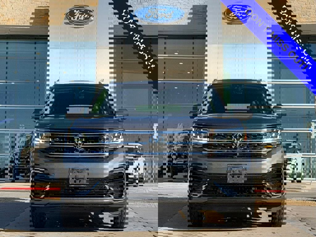 Used 2023 Volkswagen Atlas SEL Premium image 2