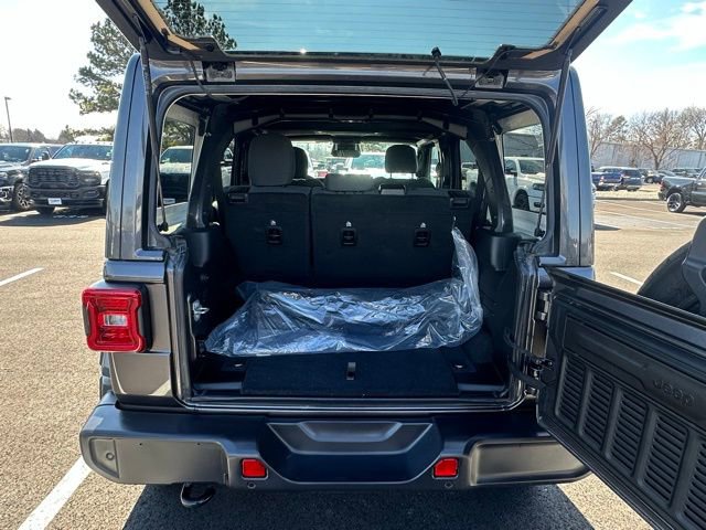 Used 2025 Jeep Wrangler Unlimited Sahara w/ Safety Group image 15