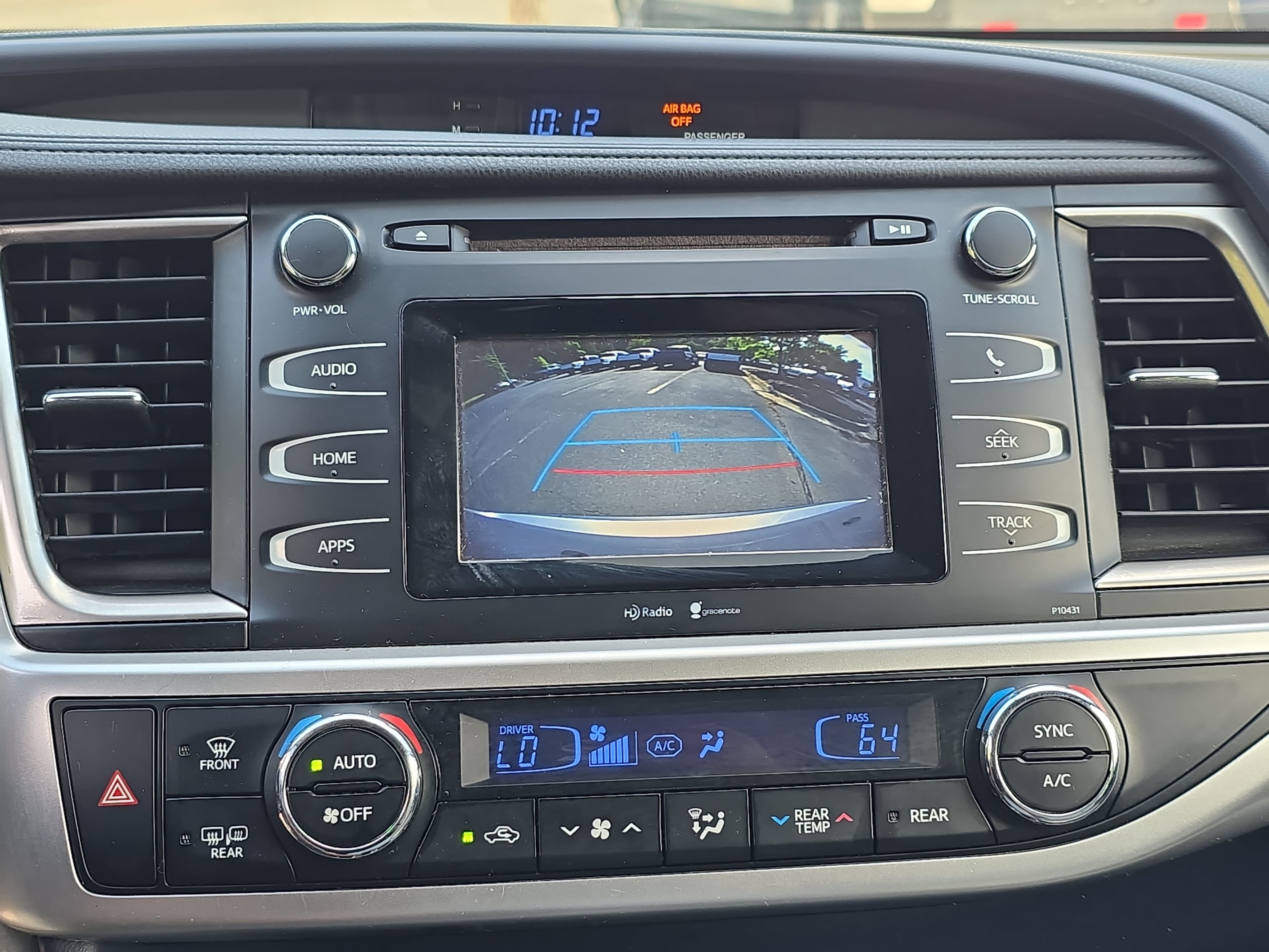 Used 2015 Toyota Highlander Plus FWD image 24