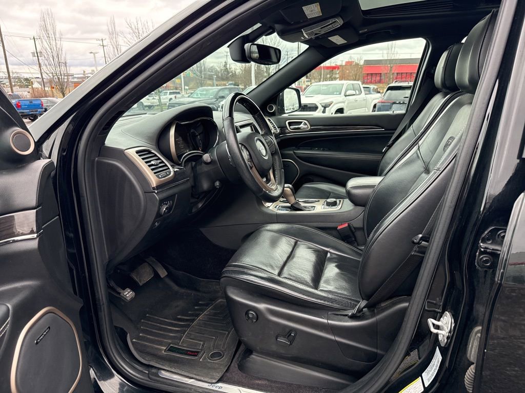 Used 2017 Jeep Grand Cherokee Overland AWD/4WD image 9