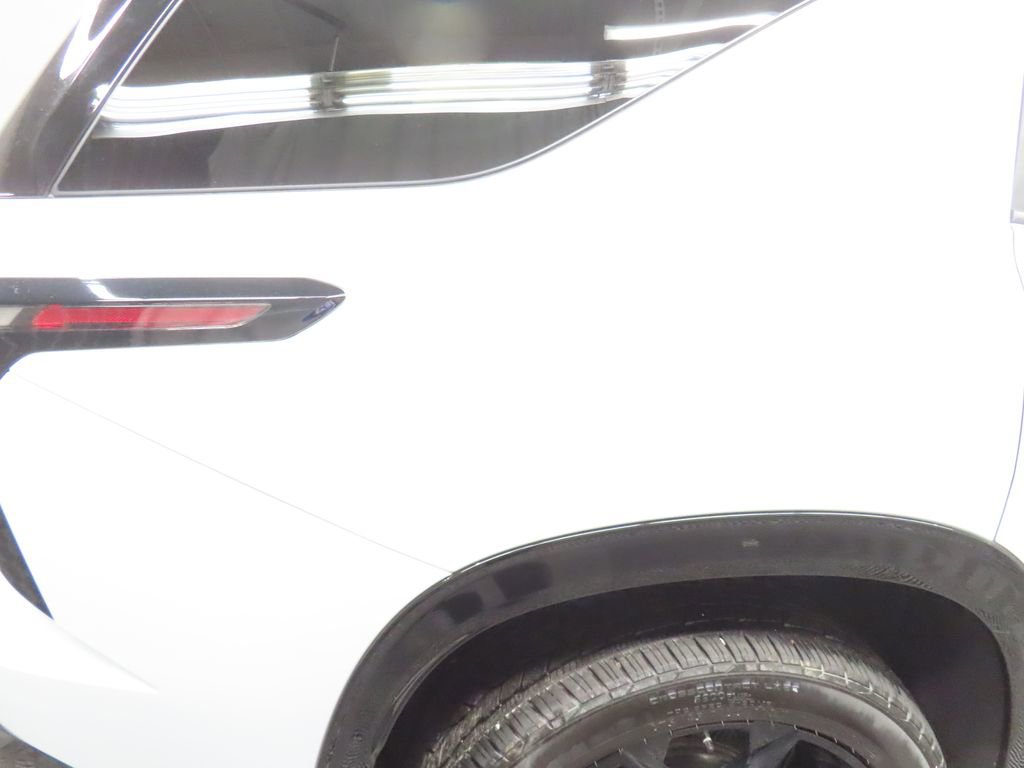 Used 2026 Chevrolet Traverse RS AWD/4WD image 42