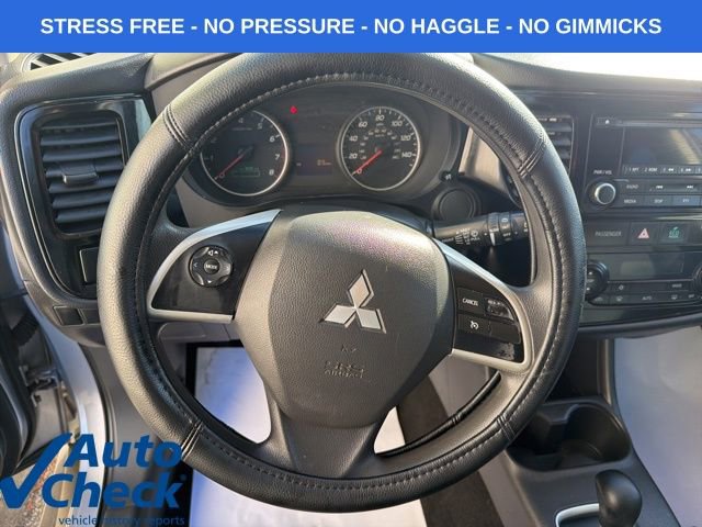 Used 2014 Mitsubishi Outlander ES FWD image 16