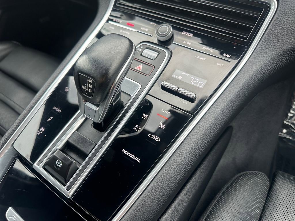 Used 2019 Porsche Panamera 4 image 24