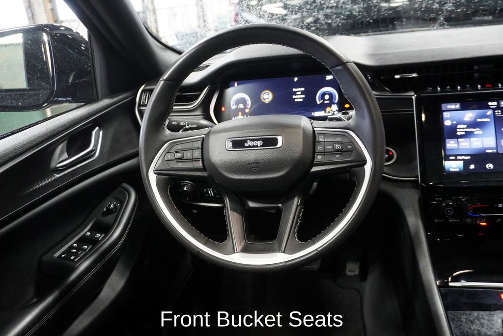 Used 2023 Jeep Grand Cherokee Altitude image 11