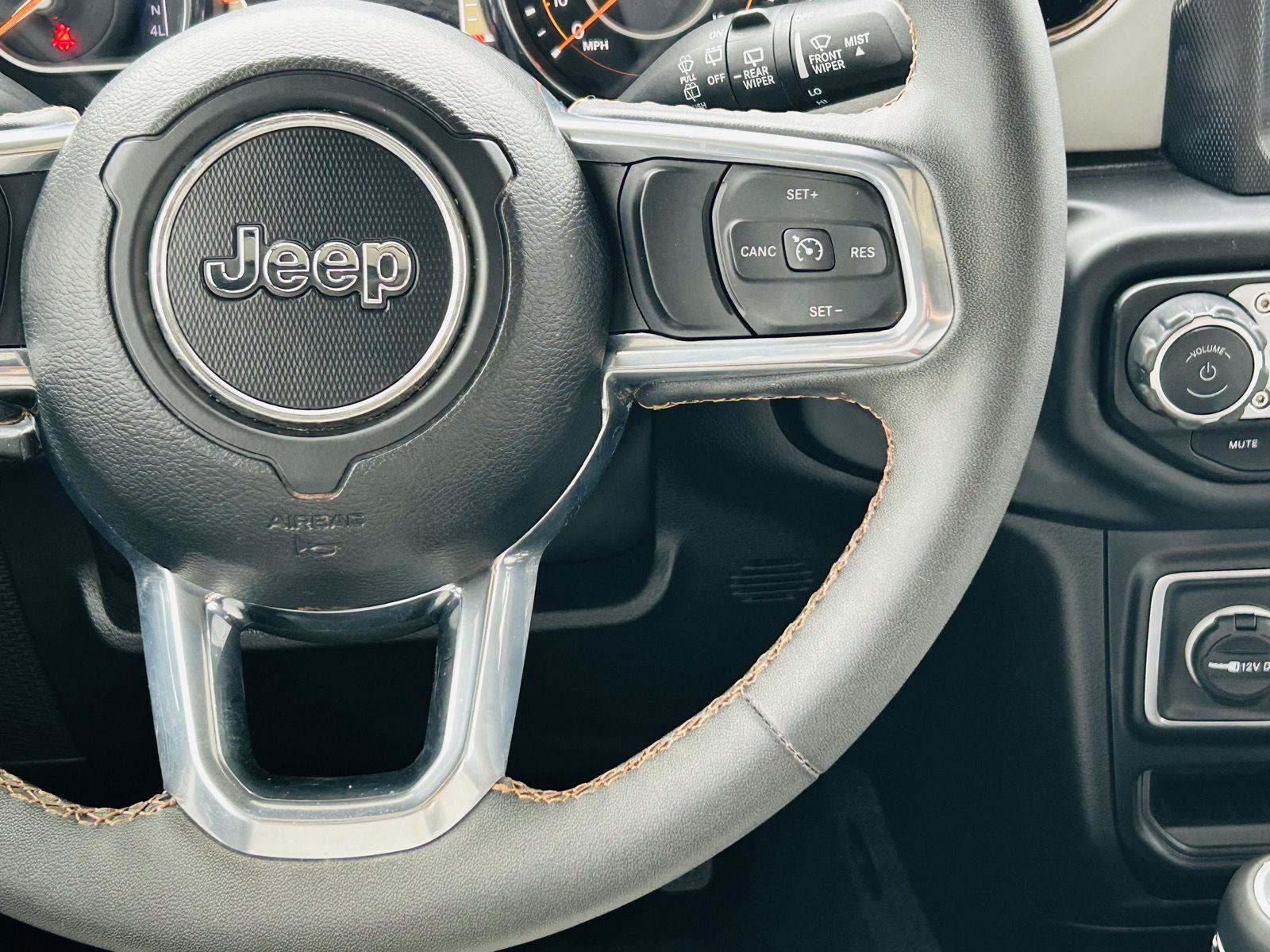 Used 2023 Jeep Wrangler Unlimited Sahara AWD/4WD image 16