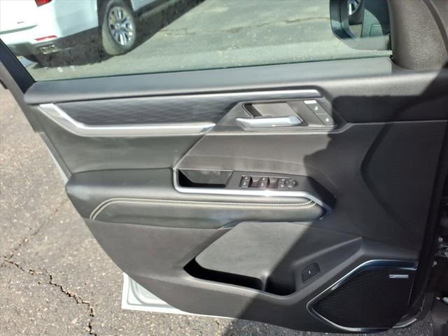 Used 2025 GMC Acadia Elevation image 22