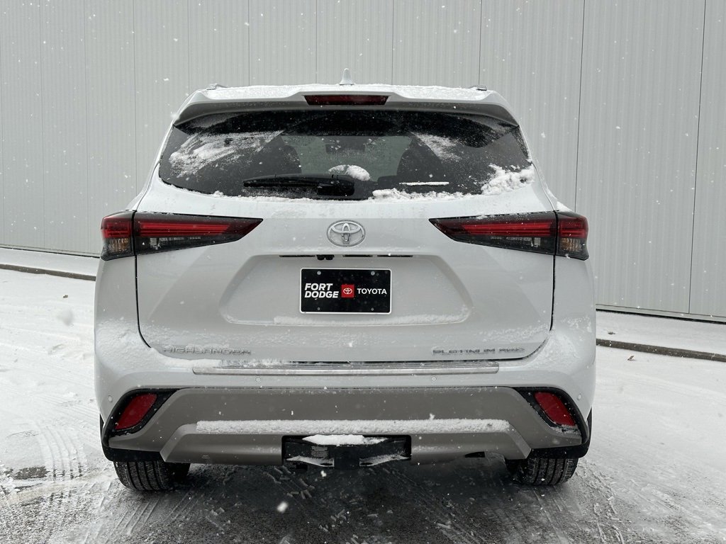 New 2026 Toyota Highlander Platinum image 4