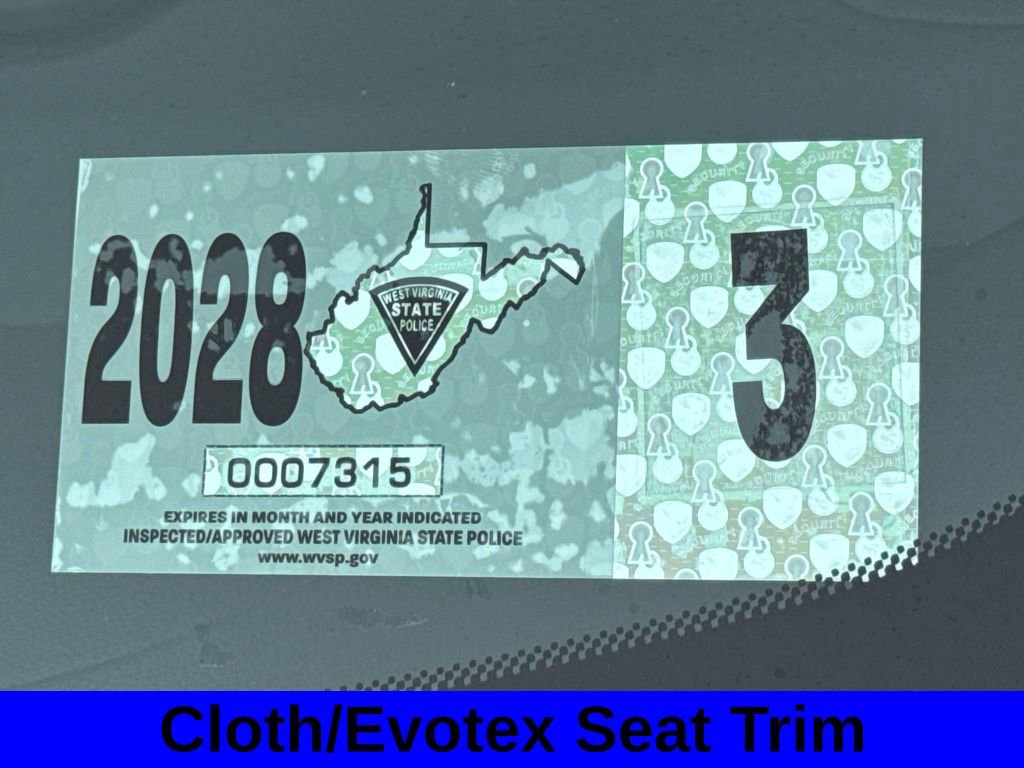 Used 2024 Chevrolet Trax LT w/ Sunroof Package image 19