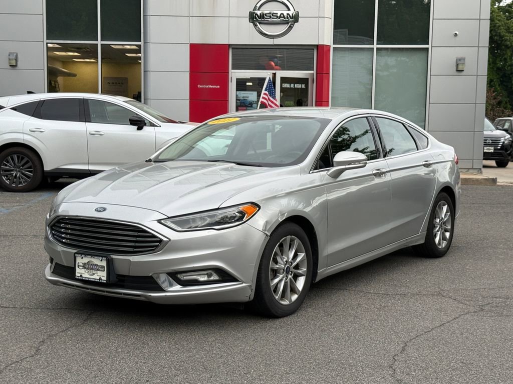 Used 2017 Ford Fusion SE w/ Fusion SE Technology Package
