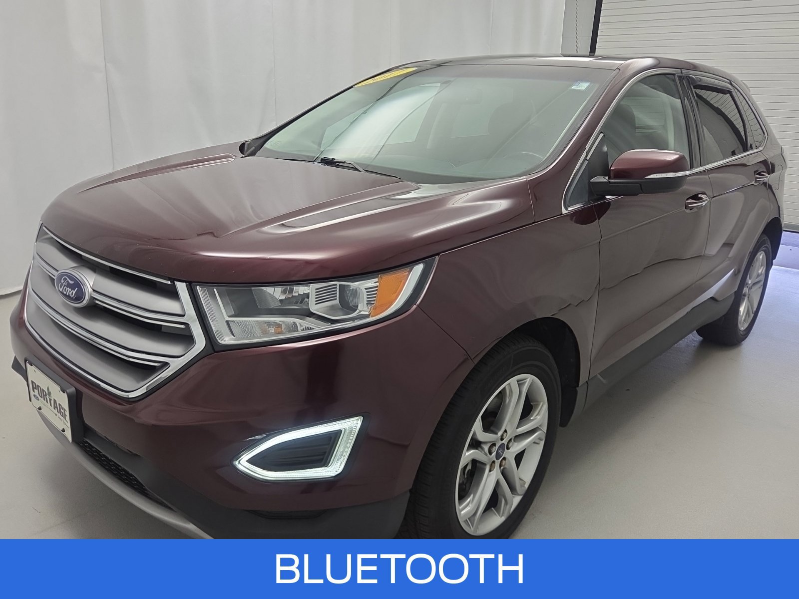 Used 2017 Ford Edge Titanium w/ Equipment Group 301A AWD/4WD image 3