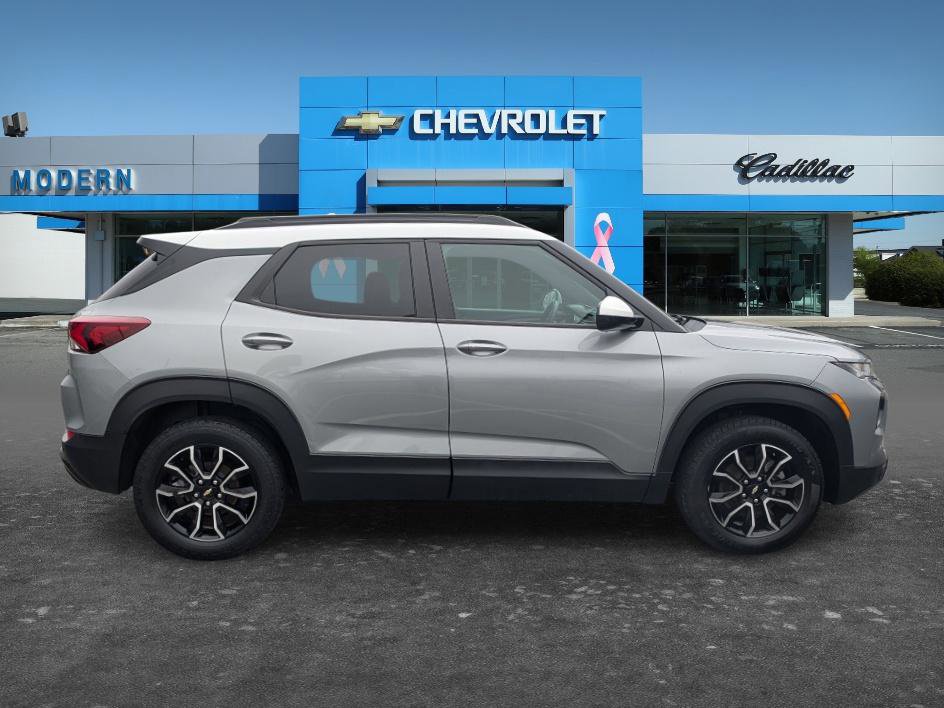 Used 2023 Chevrolet TrailBlazer ACTIV w/ Sun and Liftgate Package image 4