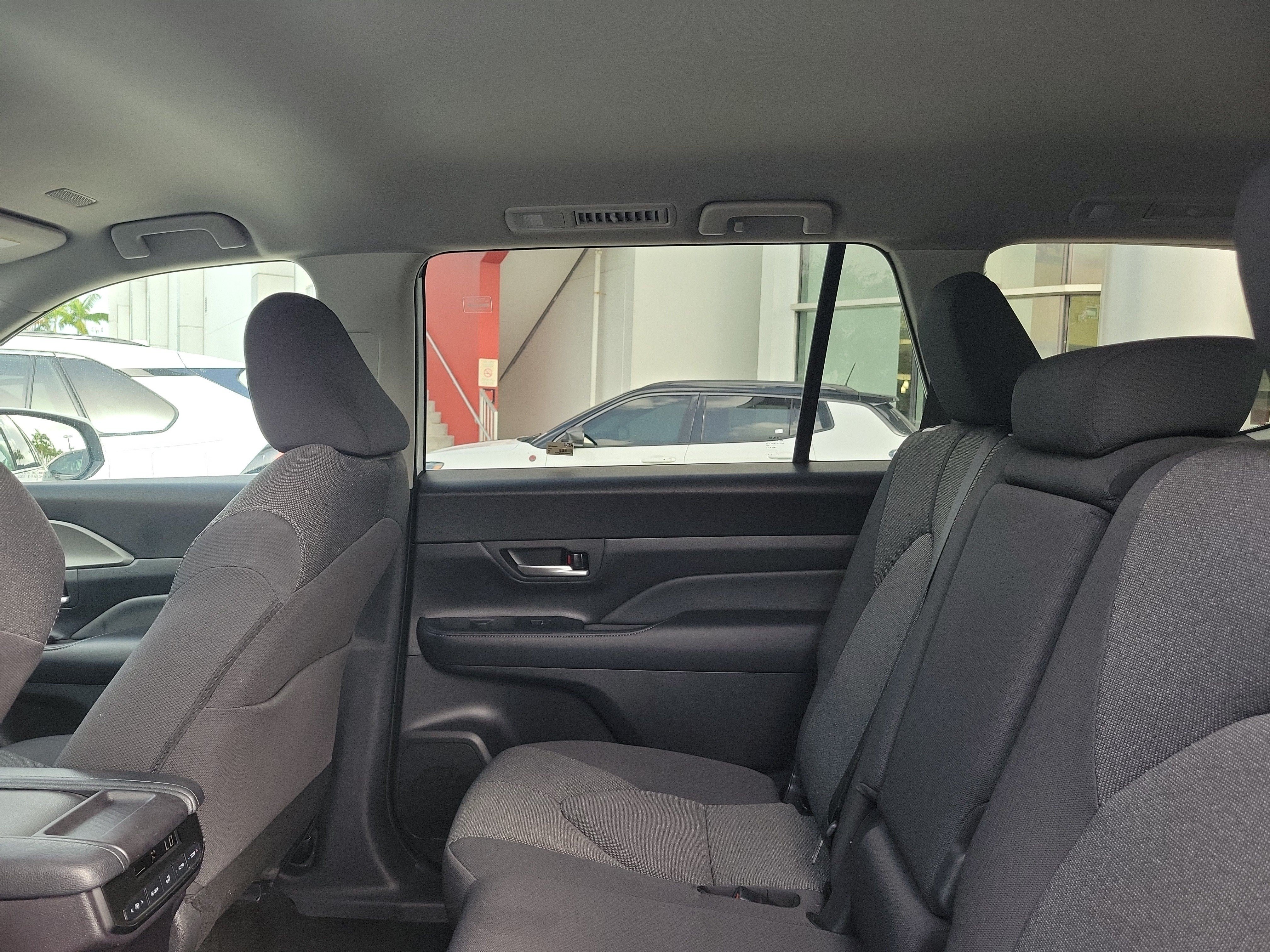 Used 2025 Toyota Grand Highlander FWD image 15