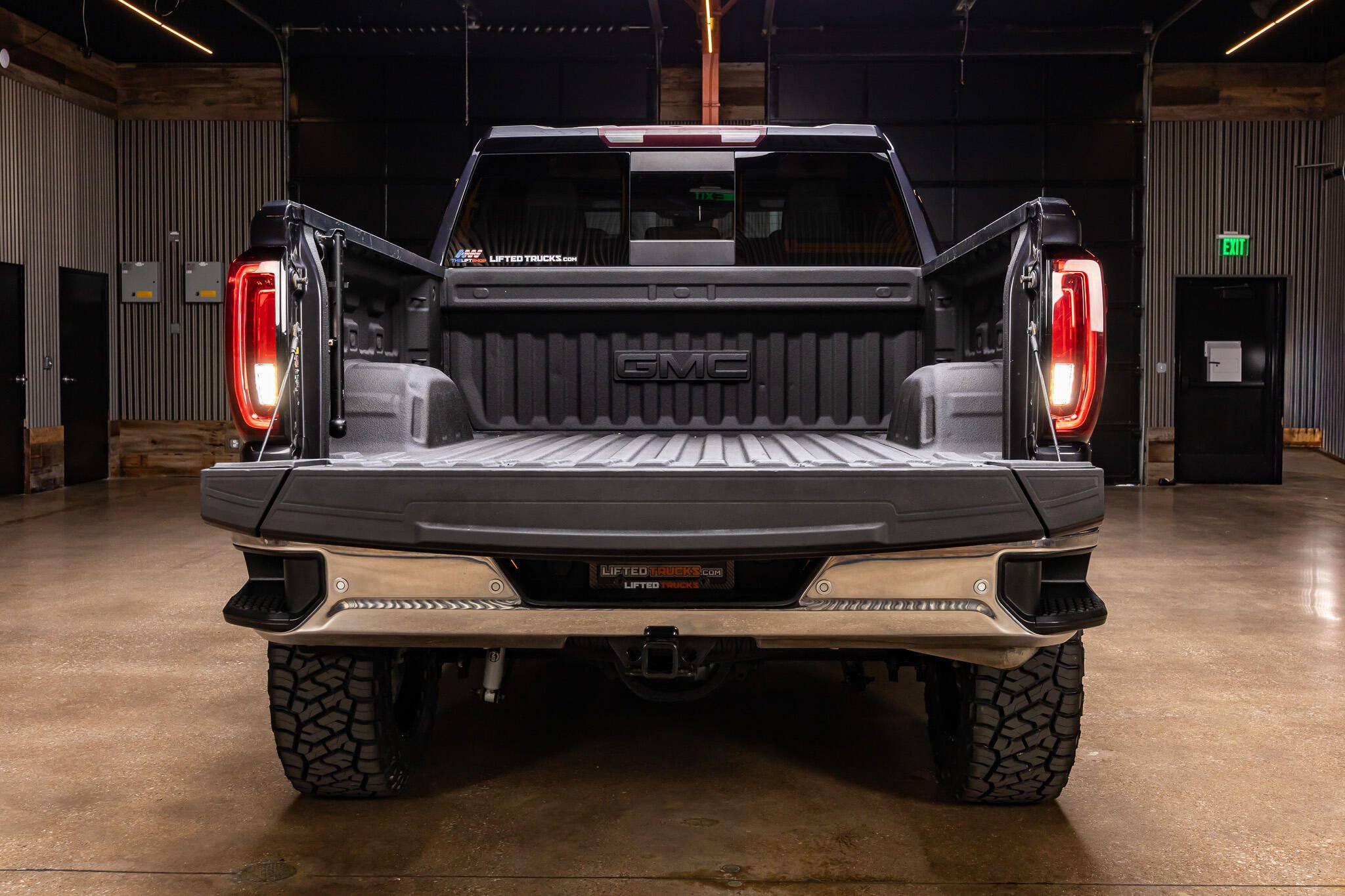 Used 2022 GMC Sierra 1500 SLT AWD/4WD image 9