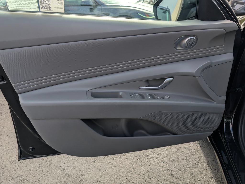 Certified 2025 Hyundai Elantra Sport FWD image 15