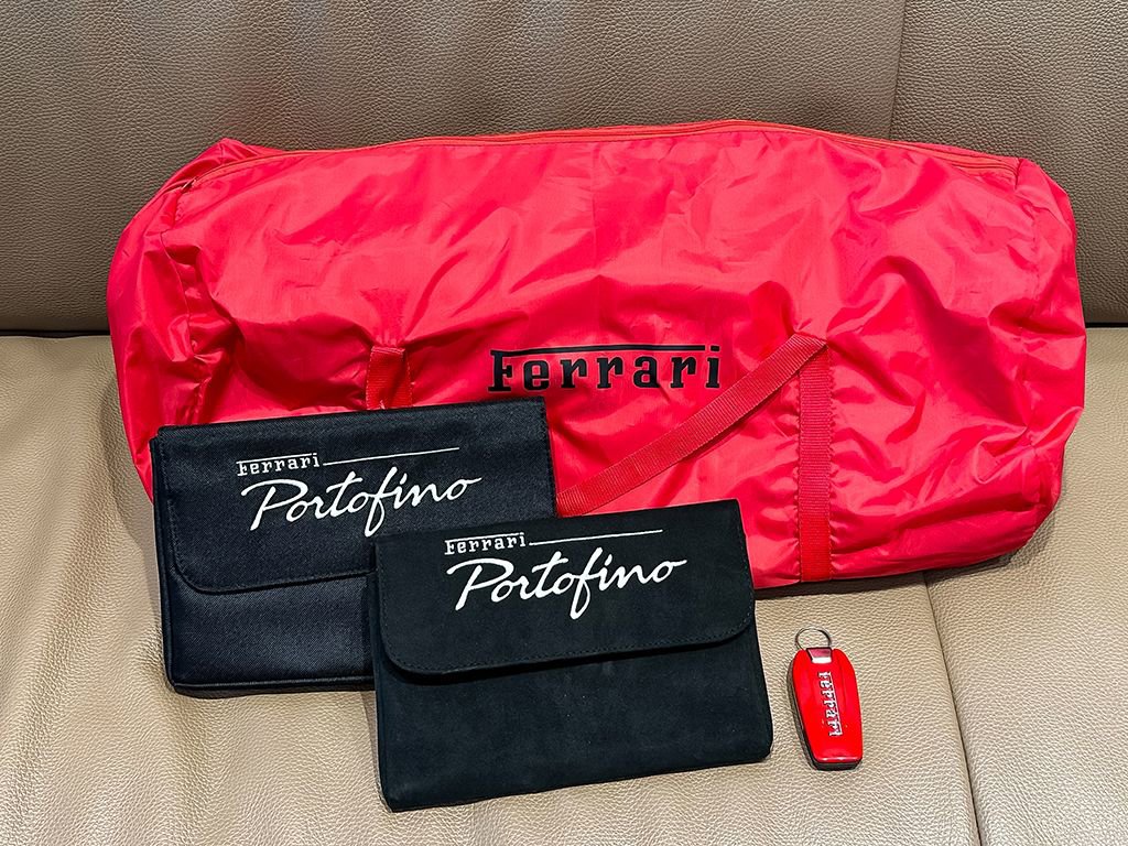 Used 2019 Ferrari Portofino RWD image 35