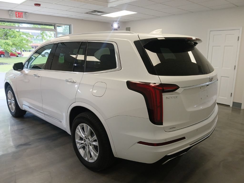 Used 2024 Cadillac XT6 Luxury AWD/4WD image 3